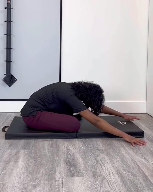 Crossed Leg Diagonal Stretch