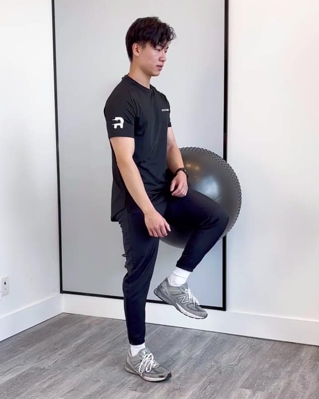 靠墙球髋外展