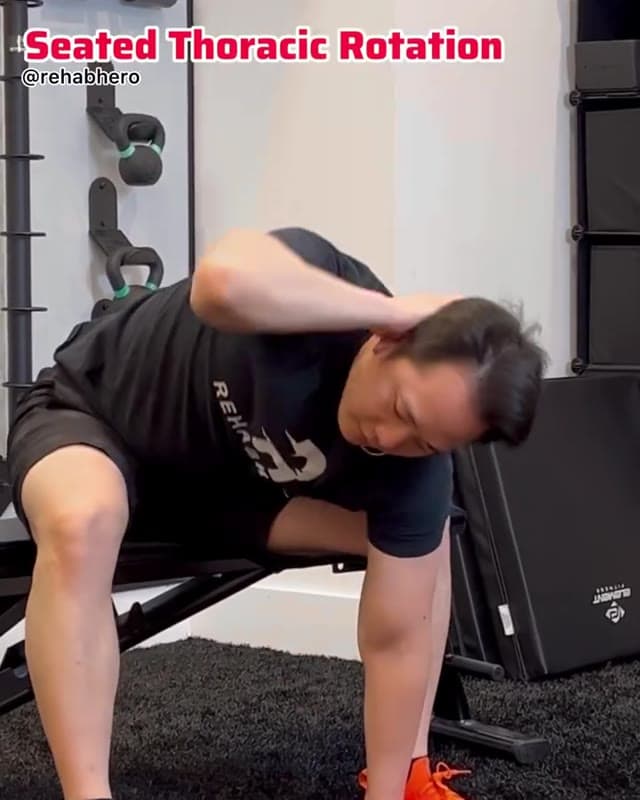 坐位胸椎旋转