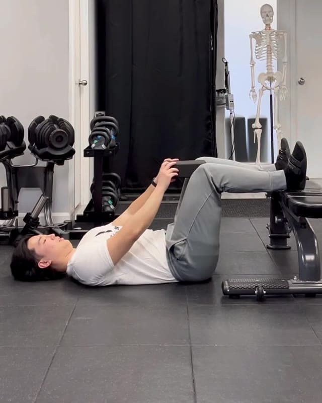 腹式呼吸死虫式（膈肌呼吸练习）