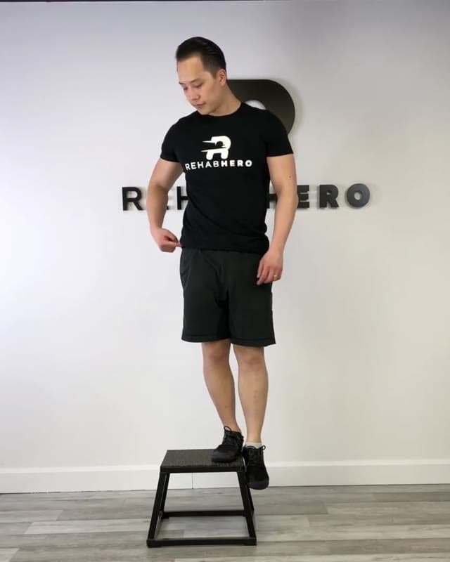 骨盆下沉控制训练（臀肌强化与髋外展控制）