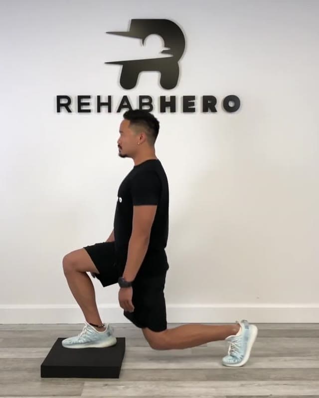 Balance Pad Reverse Lunge