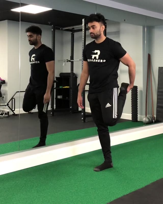 Dynamic Warm Up For Runners - Single Leg Floor Taps