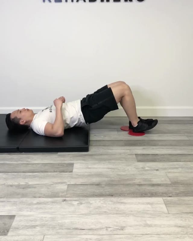 腘绳肌离心滑动训练——用于肌腱炎的强化练习