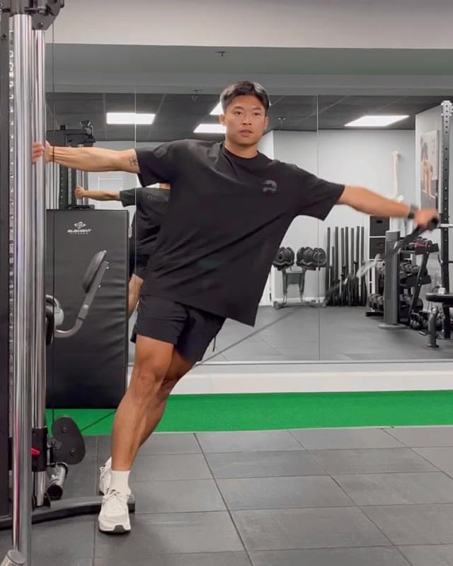 悬垂式绳索侧平举