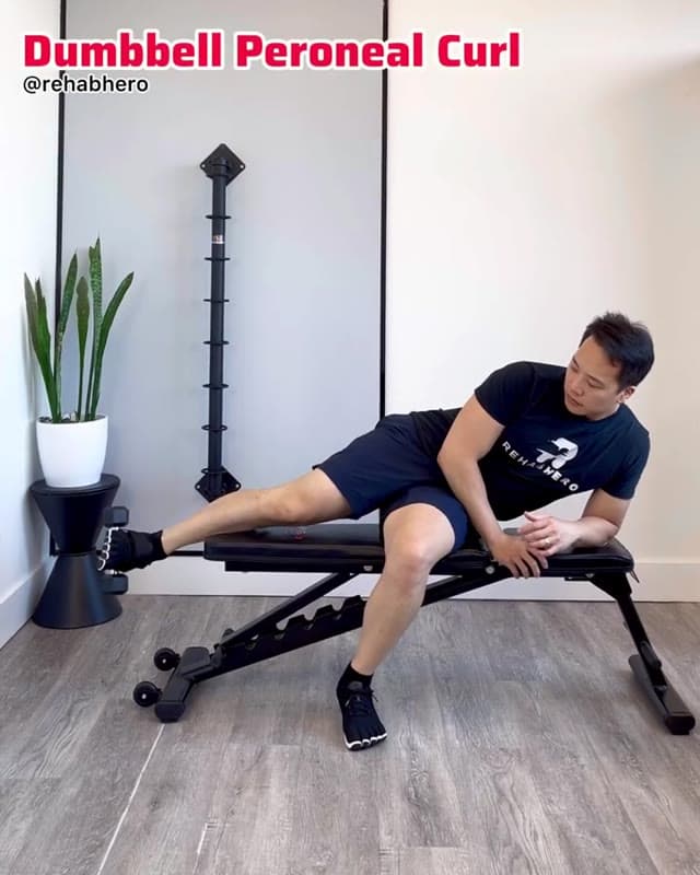 Dumbbell Peroneal Curl