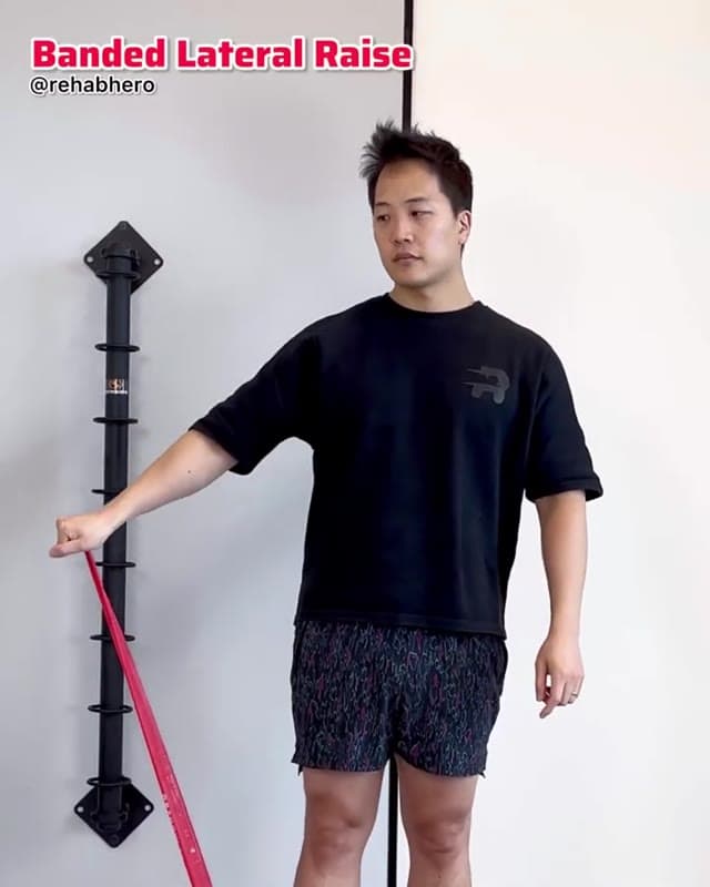 弹力带侧平举