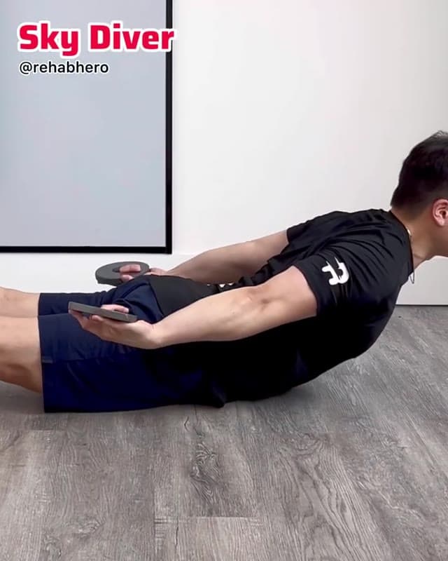 俯卧飞燕