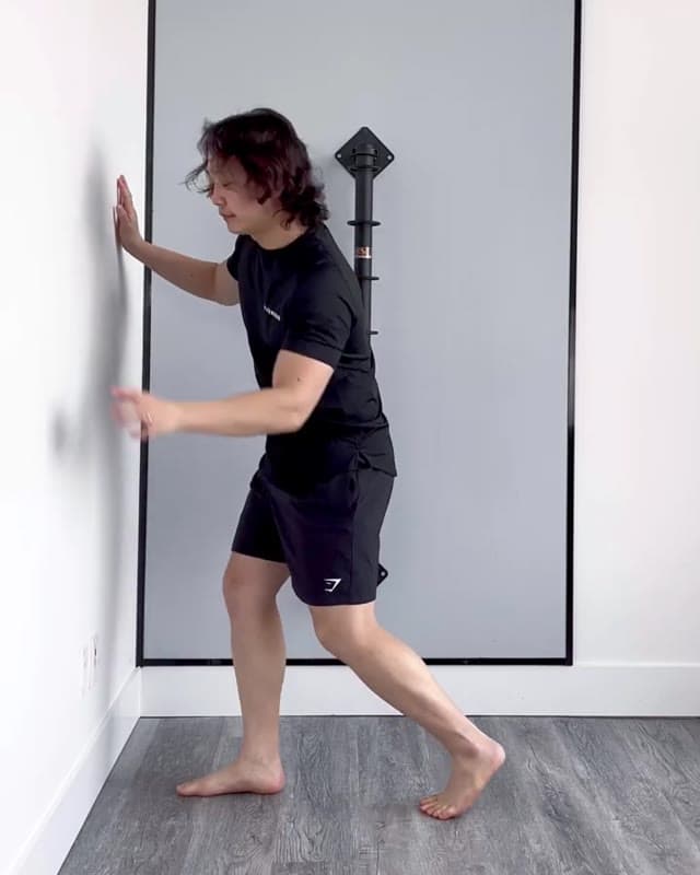 站立小腿拉伸
