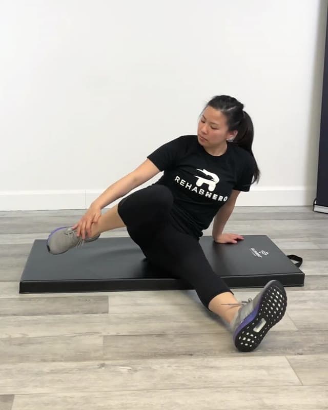 坐位阔筋膜张肌拉伸
