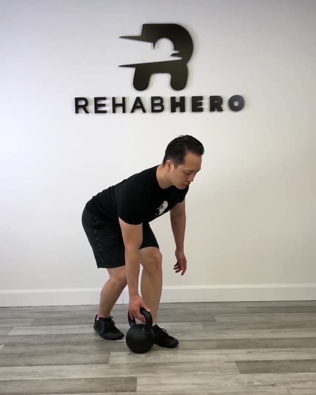 前后错步硬拉