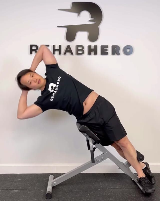 Roman Chair Side Crunch - Lateral line exercise to strengthen the obliques and Quadratus Lumborum