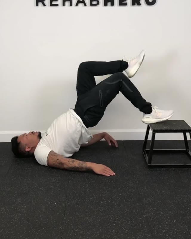 抬高单腿桥——居家臀部强化训练
