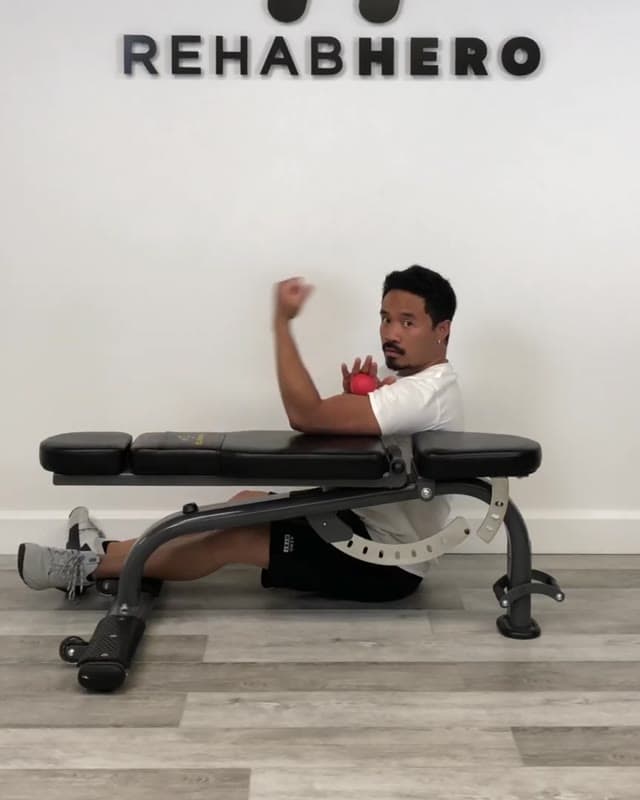 Biceps Active Massage